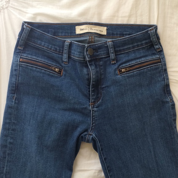jeans with zipper pockets